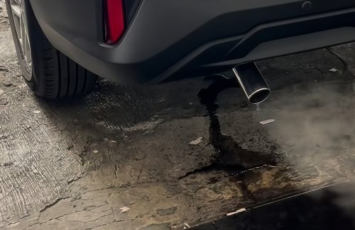 Knalpot Mobil Keluar Air saat Mesin Dipanaskan, Apakah Normal?