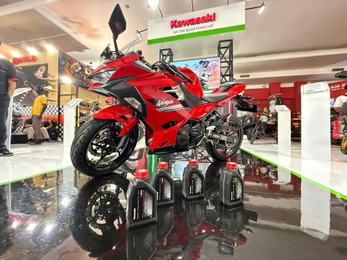 Kawasaki, Sinergi Motul x Kawasaki di IIMS 2026,  Beli Motor Dapat Oli Gratis Premium Oil Formula Ester