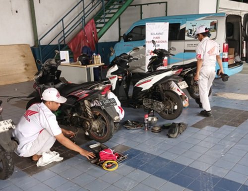 Astra Motor Beri Layanan Servis Motor Gratis Dalam Rangka Hari Pers Nasional