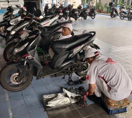 Astra Motor Beri Layanan Servis Motor Gratis Dalam Rangka Hari Pers Nasional