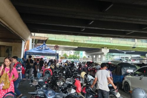 Agak Kaget, Rano Karno Kasih Jawab Begini Soal Parkir Liar dan PKL di Tanah Abang