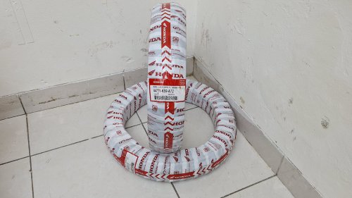 Honda, Yamaha, Ban Bawaan Motor Honda Bisa Dipasang di Yamaha? Ini Kata Mekanik