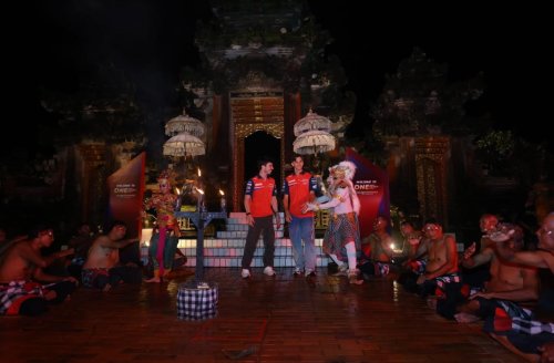 Healing di Bali, Joan Mir dan Luca Marini Takjub Lihat Tari Kecak dan Ogoh-ogoh Raksasa