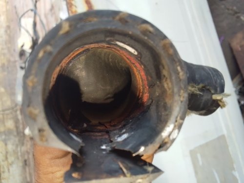 Selang Radiator Mobil Getas Bisa Picu Kebocoran Cairan Radiator?