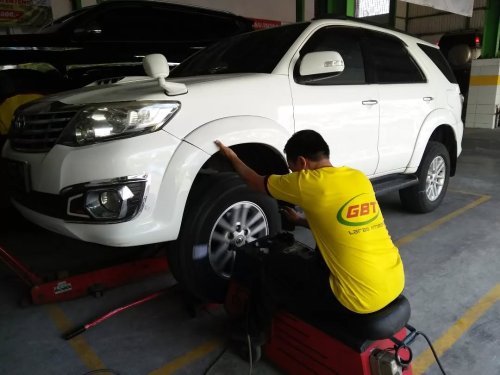 Ini Penyebab Ada Suara Berisik Dari Bagian Roda Mobil Bekas Saat Jalan