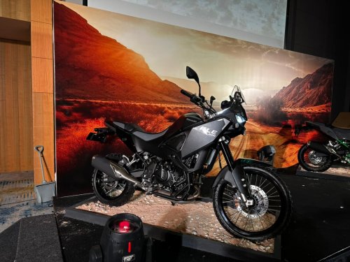 Kawasaki, Lebih Mahal Rp 7 Juta, Ini Perbedaan Kawasaki KLE500 Standard dan SE