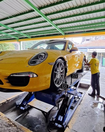 Setir Mobil Nggak Lurus? Mungkin Butuh Spooring, Ini Manfaatnya!