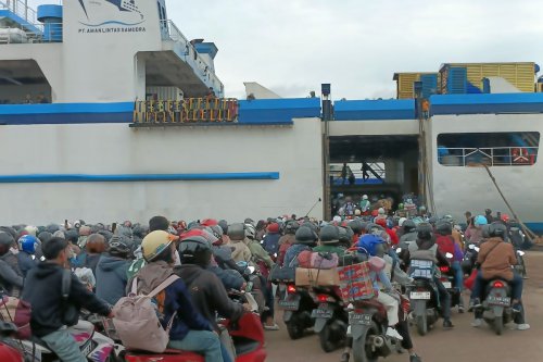 Oknum Petugas Loket Pelabuhan Ciwandan Tipu Pemudik Motor, Getok Harga Tiket Dua Kali Lipat