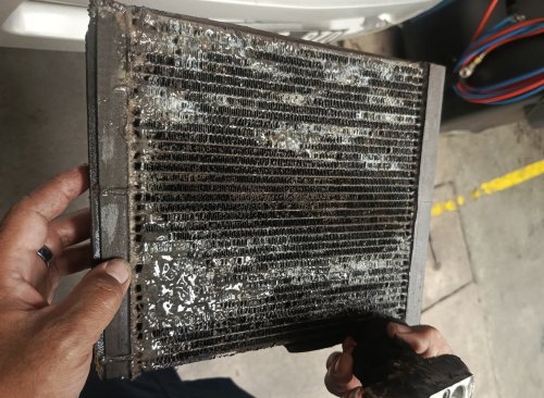 Baru Tahu, Ternyata Evaporator Kotor Bisa Jadi Penyebab AC Mobil Bau