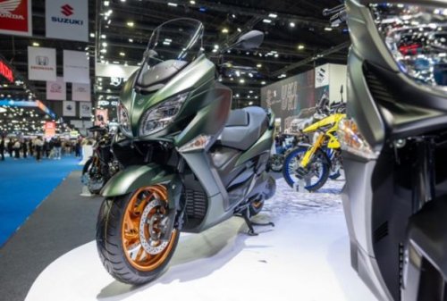 Suzuki , Suzuki Luncurkan Versi Terbaru Lini Skutik 400 Cc, Tampil Elegan dan Lebih Efisien