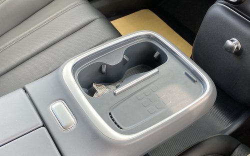 Tiga Fitur Menarik Mobil Listrik AION UT, Cocok Nih Buat Ladies