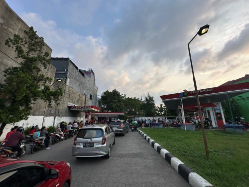 Minta Masyarakat Hemat BBM, Bahlil: Beli Secara Wajar dan Bijak