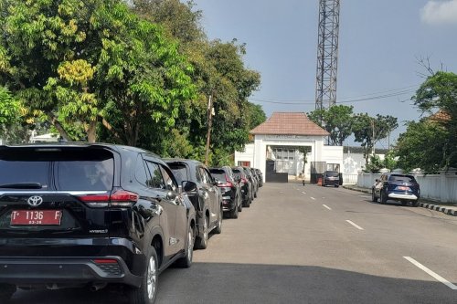 Mobil-mobil Dinas Pemkab Karawang Balik Kandang, ASN Tak Boleh Bawa Pulang