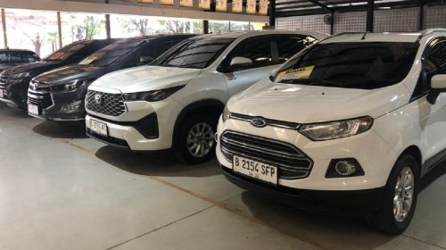 Mobil Irit Pasca BBM Naik, Harga Innova Zenix Seken Turun Jadi Segini