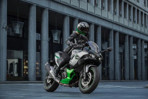 Kawasaki Z7 dan Ninja 7 Hybrid Kini Makin Pintar, Bisa Pindah Mode EV di Kecepatan 60 Km/jam