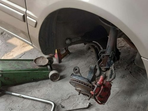 Mobil Terasa Miring? Shockbreaker Lemah Bisa Jadi Penyebabnya
