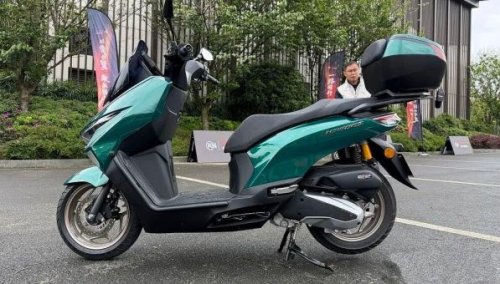 Honda, Yamaha, Sekali Full Tank Bisa Jalan 370 Km, Skutik Baru Honda Ini Cocok Lawan Yamaha Lexi LX 155