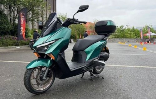 Honda, Yamaha, Sekali Full Tank Bisa Jalan 370 Km, Skutik Baru Honda Ini Cocok Lawan Yamaha Lexi LX 155