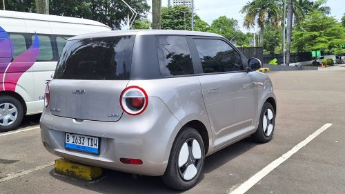 Jadi Salah Satu Mobil Listrik Favorit Perempuan, Changan Siapkan Lumin Versi 4 Pintu