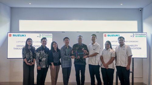 Suzuki Donasikan 25 Laptop ke Timedoor Academy, Bakal Dibagikan ke Siswa Untuk Belajar Coding dan AI