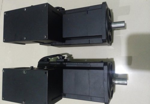 AC Mobil Terasa Dingin Sebelah, Ini Penyebab yang Sering Terjadi