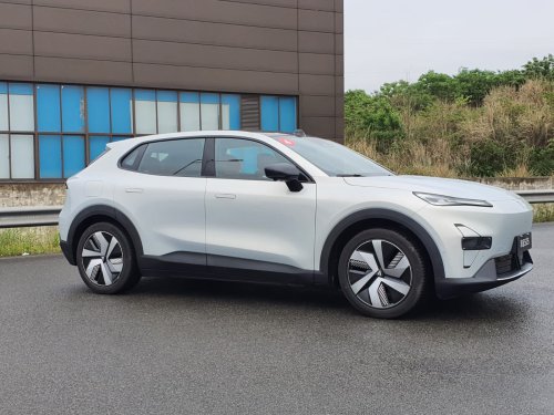 Pakai Teknologi REEV, Seasyik Ini Nyetir Changan Deepal S05 di Tiongkok