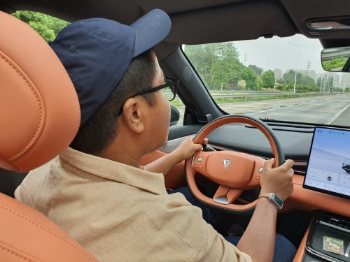 Pakai Teknologi REEV, Seasyik Ini Nyetir Changan Deepal S05 di Tiongkok