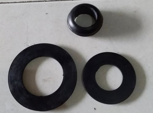 Oli Mesin Menetes Saat Mobil Parkir, Bisa Jadi Seal Mulai Aus