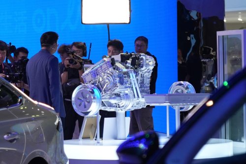 Geely, Beijing Auto Show 2026, Geely Pamer Mesin Hybrid Tembus 45 Km/L