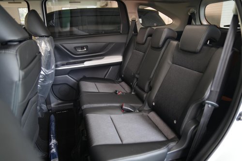 Toyota, Intip Interior Toyota Veloz Hybrid Tipe V, Enggak Terasa Kosongan