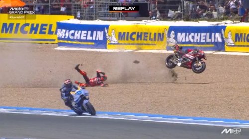 MotoGP Panas, Regulasi Ini Bikin Pembalap Kini Tak Mau Lepas Motor Saat Crash