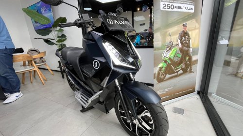 Harga Plastik dan Baterai Naik, Bos ALVA Buka Suara Soal Harga Motor Listrik