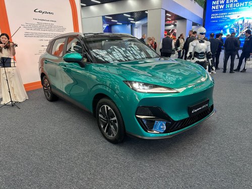 Lepas Andalkan Mobil Listrik di Indonesia Tahun Ini, PHEV Bagaimana?