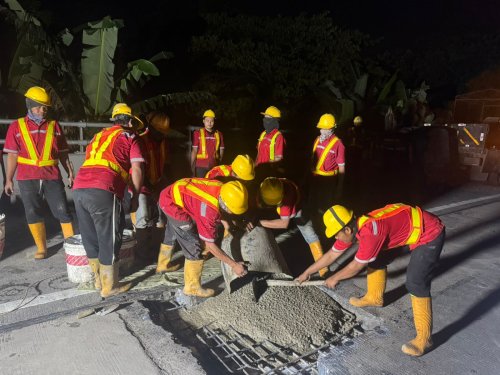 Ban Pecah di Jagorawi, Jasa Marga Gercep Tambal Jalan & Siapkan Ganti Rugi