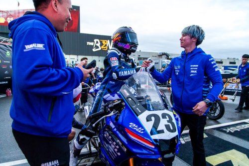 Pembalap 13 Tahun Asal Indonesia Juara di Yamaha R3 BLU CRU Asia-Pacifik