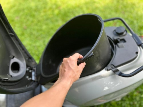 Praktisnya Bagasi Vespa Matic yang Tidak Dimiliki Skutik Jepang