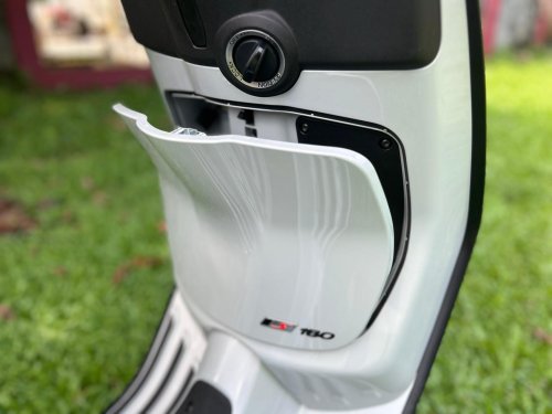 Sudah Pakai Keyless, Begini Cara Membuka Glove Box Vespa Sprint S 180