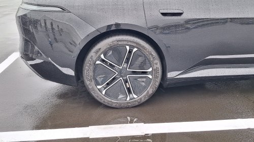 Perempuan Pasti Suka, Fitur Ini Bikin Parkir Mobil Paralel Semakin Mudah