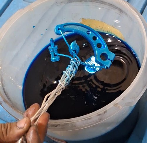 Bengkel Spesialis Yang Bilang, Segampang Ini Rawat Part Motor Anodize