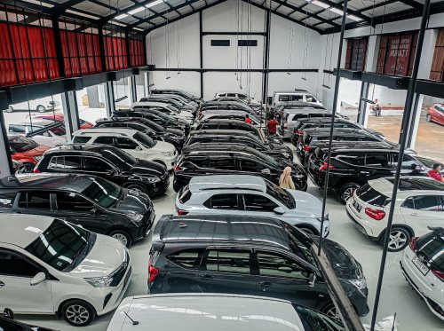 Ekonomi Belum Stabil, Pilih Mobil Baru atau Bekas? Ini Penjelasannya