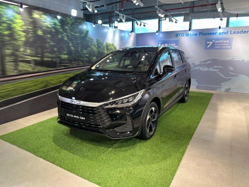 Segini Harga BYD M6 DM Terbaru, PHEV Termurah di Indonesia Nih Gaes