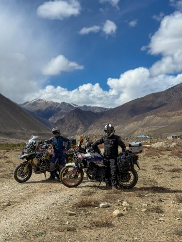 Gokil! Tim Overlander Indonesia Tembus Lhasa Tibet Pakai Motor Plat B dan D