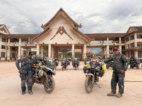 Gokil! Tim Overlander Indonesia Tembus Lhasa Tibet Pakai Motor Plat B dan D