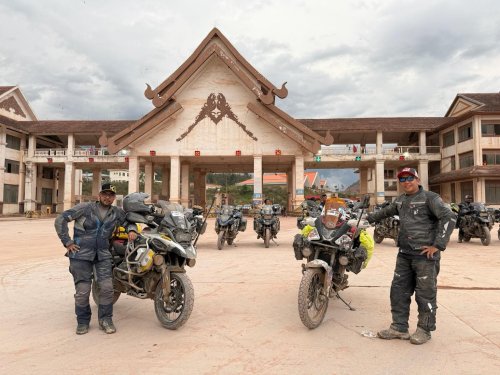 Gokil! Tim Overlander Indonesia Tembus Lhasa Tibet Pakai Motor Plat B dan D