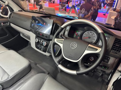 Minivan Listrik SAG Max EV, Siap Goda Juragan Travel di Indonesia