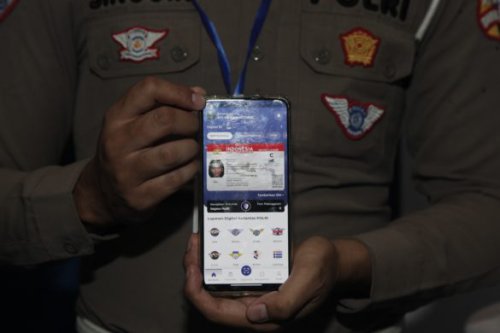 Gak Ada Alasan Ketinggalan Saat Razia, Polri Resmikan SIM Digital