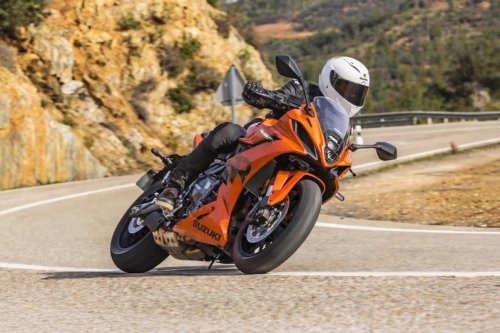 Suzuki GSX-8R Hadir Dengan Kelir Menyala, Aura Motor Balap Makin Terasa