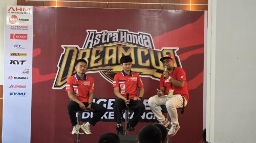 Astra Honda Dream Cup 2026 Sambangi SMKN 4 Tasik, Pembalap AHRT Berbagi Inspirasi