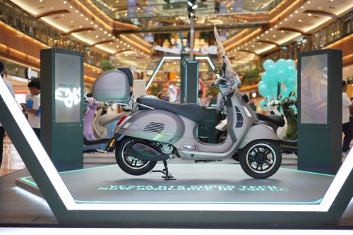 Harga Murah Fitur Banyak, Ini Beda Vespa GTS 250 dengan GTS 300