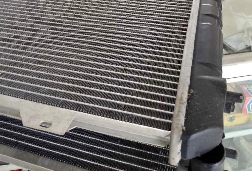 Kisi Radiator Mobil Penyok Bisa Pengaruhi Proses Pelepasan Panas